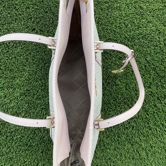 Michael Kors Shoulder Bag - Picture 7 of 7